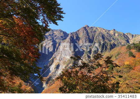 See the Fall Tanigawadake from Ichino Kurasawa See the Fall Tanigawadake from Ichino Kurasawa 35411483