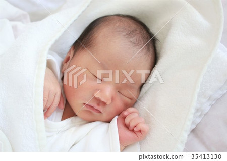 新生兒*出生後5天 新生兒*出生後5天 35413130