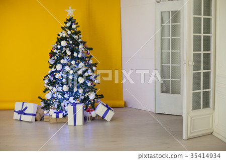 Christmas tree with presents, Garland lights new Christmas tree with presents, Garland lights new 35414934