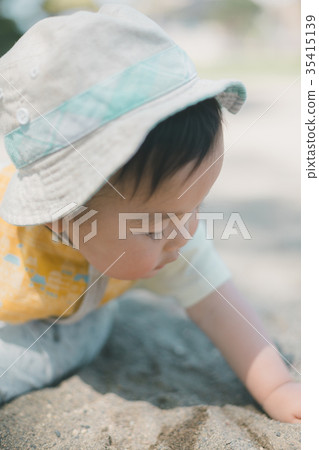 outside, playing outside, infant 35415139