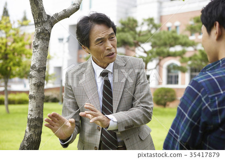 教授,大學生 教授,大學生 35417879