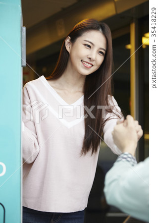 大學生,朋友,火車 大學生,朋友,火車 35418229