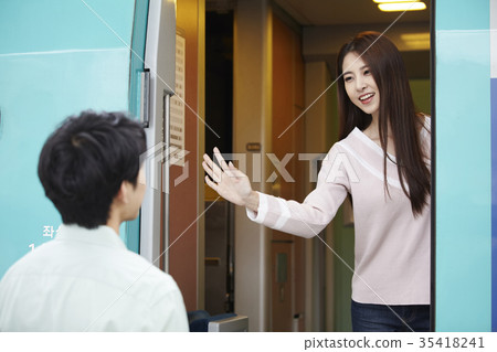 大學生，朋友，火車 35418241