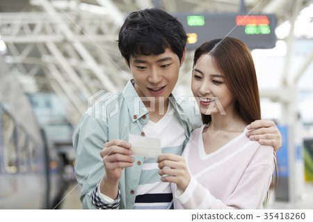 大學生,朋友,火車 大學生,朋友,火車 35418260