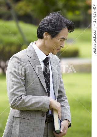 教授 教授 35418407