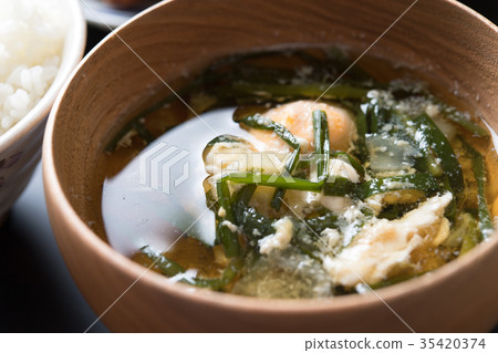 Miso soup with chrysalis 35420374