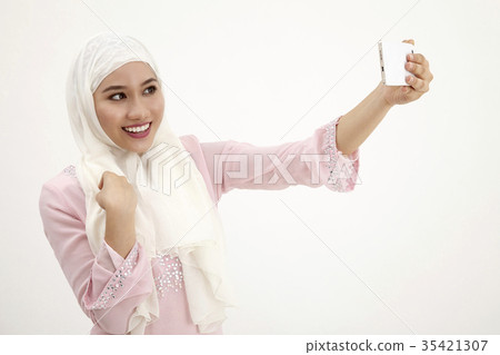 woman selfie 35421307