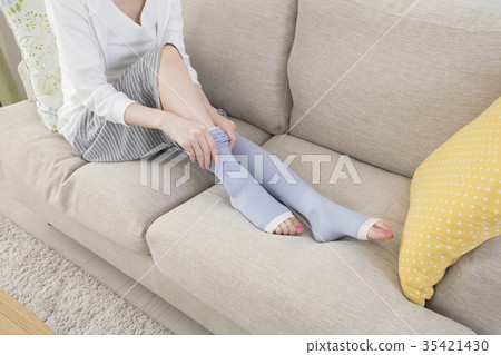 Anti-swelling foot female 35421430