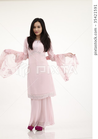 malay woman 35421591