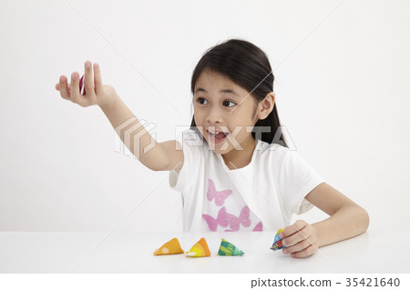 girl playing game batu seremban 35421640
