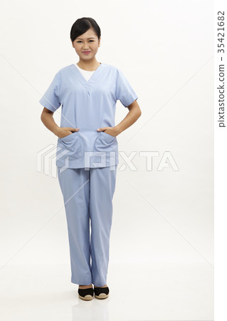 female nurse female nurse 35421682