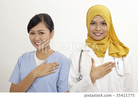 doctor and nurse 35421775