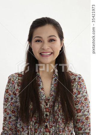 portrait woman portrait woman 35421973