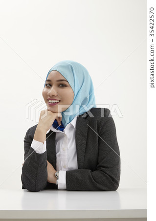 malay business woman 35422570