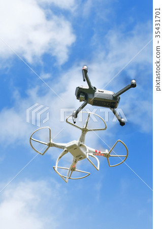 兩架無人機 兩架無人機 35431701