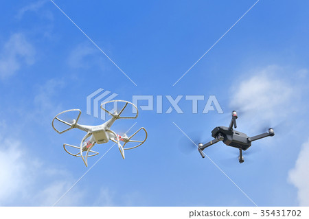 Two drone 35431702
