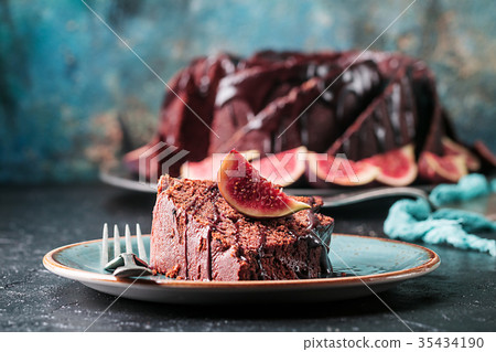 Gingerbread Bundt Cake 35434190