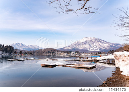 Winter scenery of Lake Nojiri 35434370