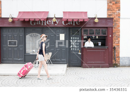 Traveling alone, young woman Traveling alone, young woman 35436331