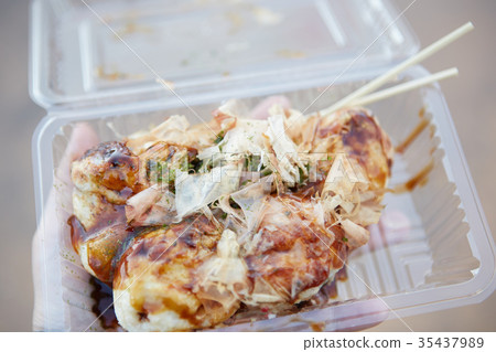 Producing Takoyaki stalls Producing Takoyaki stalls 35437989