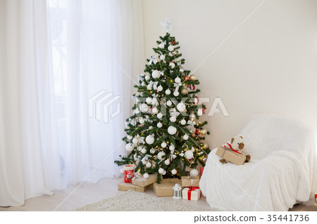 Christmas Decor 2018 with Christmas tree and gifts Christmas Decor 2018 with Christmas tree and gifts 35441736
