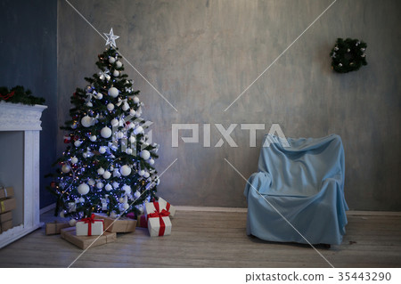 Christmas tree with presents, Garland lights new 35443290