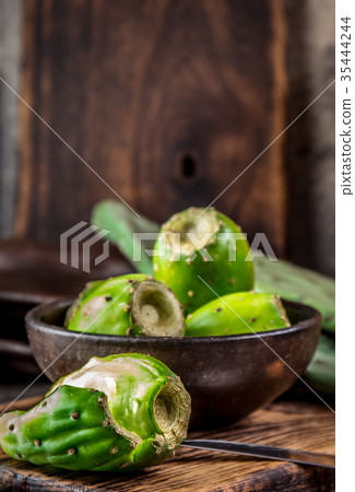 Tuna cactus fruit, Prickly pear, cactus pear 35444244