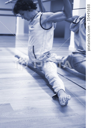 Man dancer dance teacher 35445688