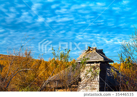 Farmhouse in the autumn Asama foothills 35446535