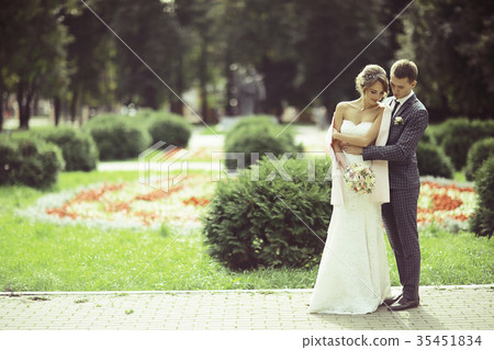 Wedding, the bride and groom on the wedding day photosession 35451834