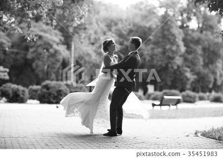 Wedding, the bride and groom on the wedding day photosession 35451983