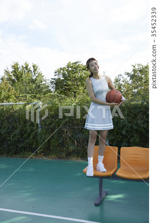 Young woman, sports, basketball Young woman, sports, basketball 35452339