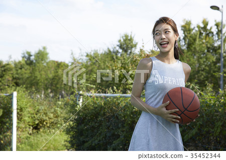 Young woman, sports, basketball Young woman, sports, basketball 35452344