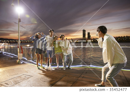 Young woman, young man, friend, Han river, leisure time 35452477