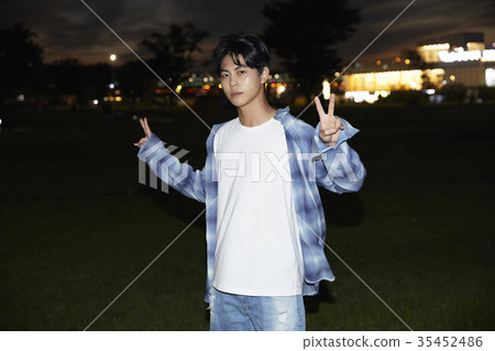 年輕人，韓 35452486