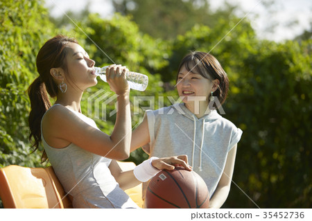 Young woman, sports, basketball Young woman, sports, basketball 35452736