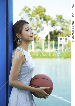 年輕女子，體育，籃球 35452762
