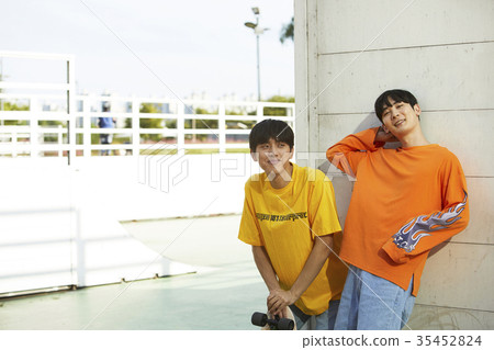 年輕人,朋友,滑板 年輕人,朋友,滑板 35452824