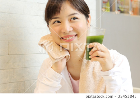 Sports gym Sports gym 35453843