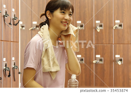 Sports gym changing room Sports gym changing room 35453874