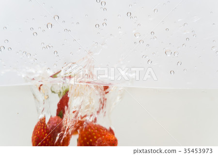 Strawberry fruit splash in water Strawberry fruit splash in water 35453973