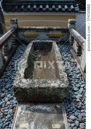 An easy-to-eat bowl in the 33rd district of the West Country, the 24th label station and the Nakayama temple 35456868