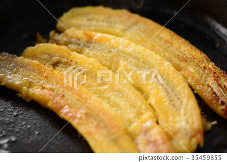 Banana saute 35459855