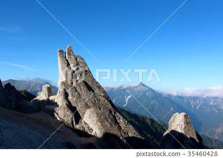 Sakaitake Dolphin Rock和Mt. Sakaitake Dolphin Rock和Mt. 35460428