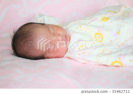 Newborn Newborn 35462712