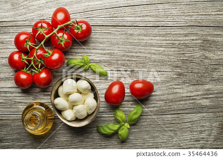 Tomato 35464436