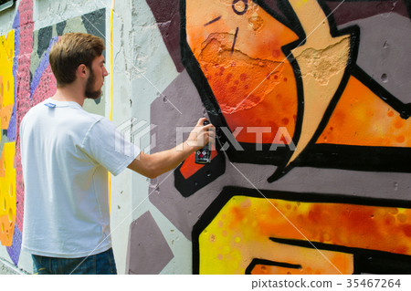 Graffiti on the wall Graffiti on the wall 35467264
