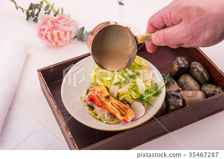 Meat of the baked crab with cream from a lobster a Meat of the baked crab with cream from a lobster a 35467287