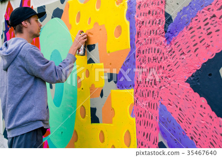 Graffiti. Graffiti. 35467640