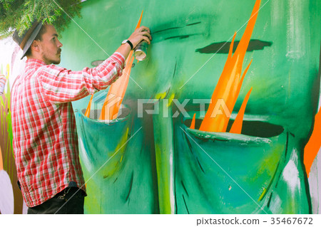 Graffiti. Graffiti. 35467672